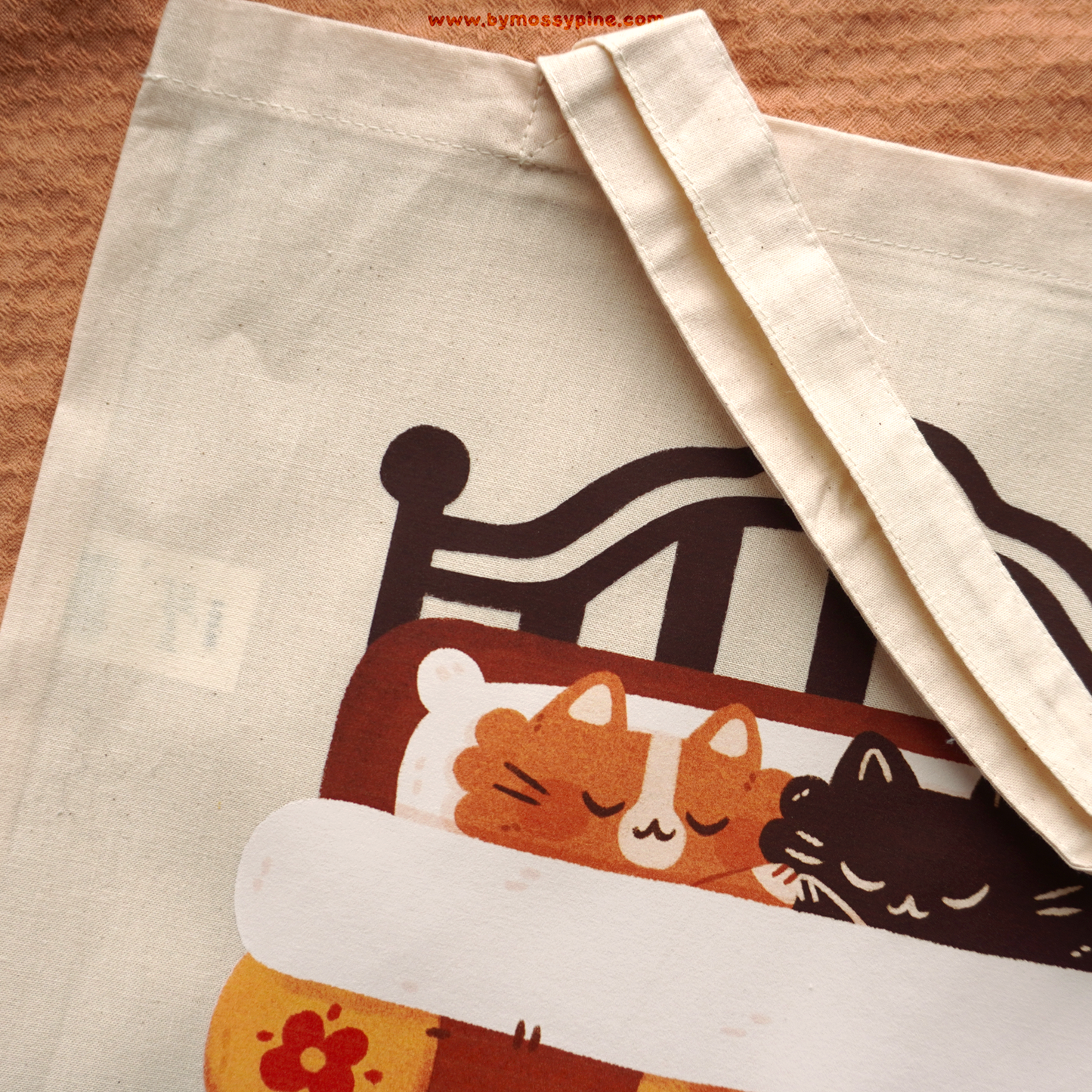 B-GRADE Cozy Bed Cats Totebag - Bymossypine